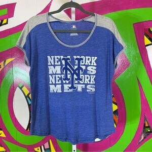 MLB, New York Mets T-Shirt. Size Small. In good used condition!